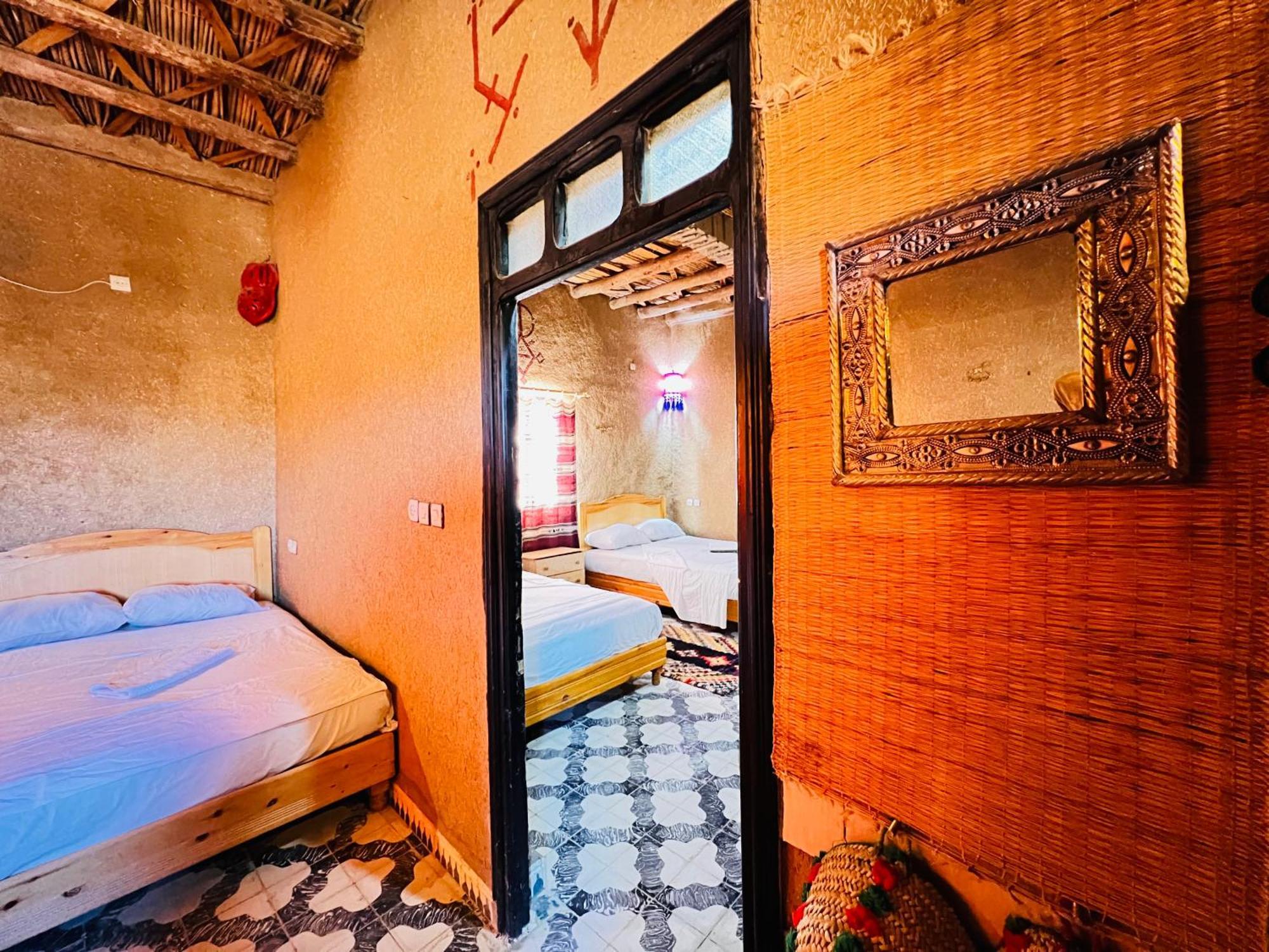 Hotel Camping Les Roses Des Dunes & Piscine Merzouga Exterior foto