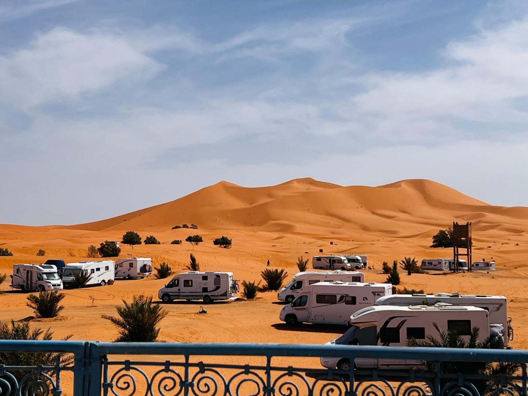 Hotel Camping Les Roses Des Dunes & Piscine Merzouga Exterior foto
