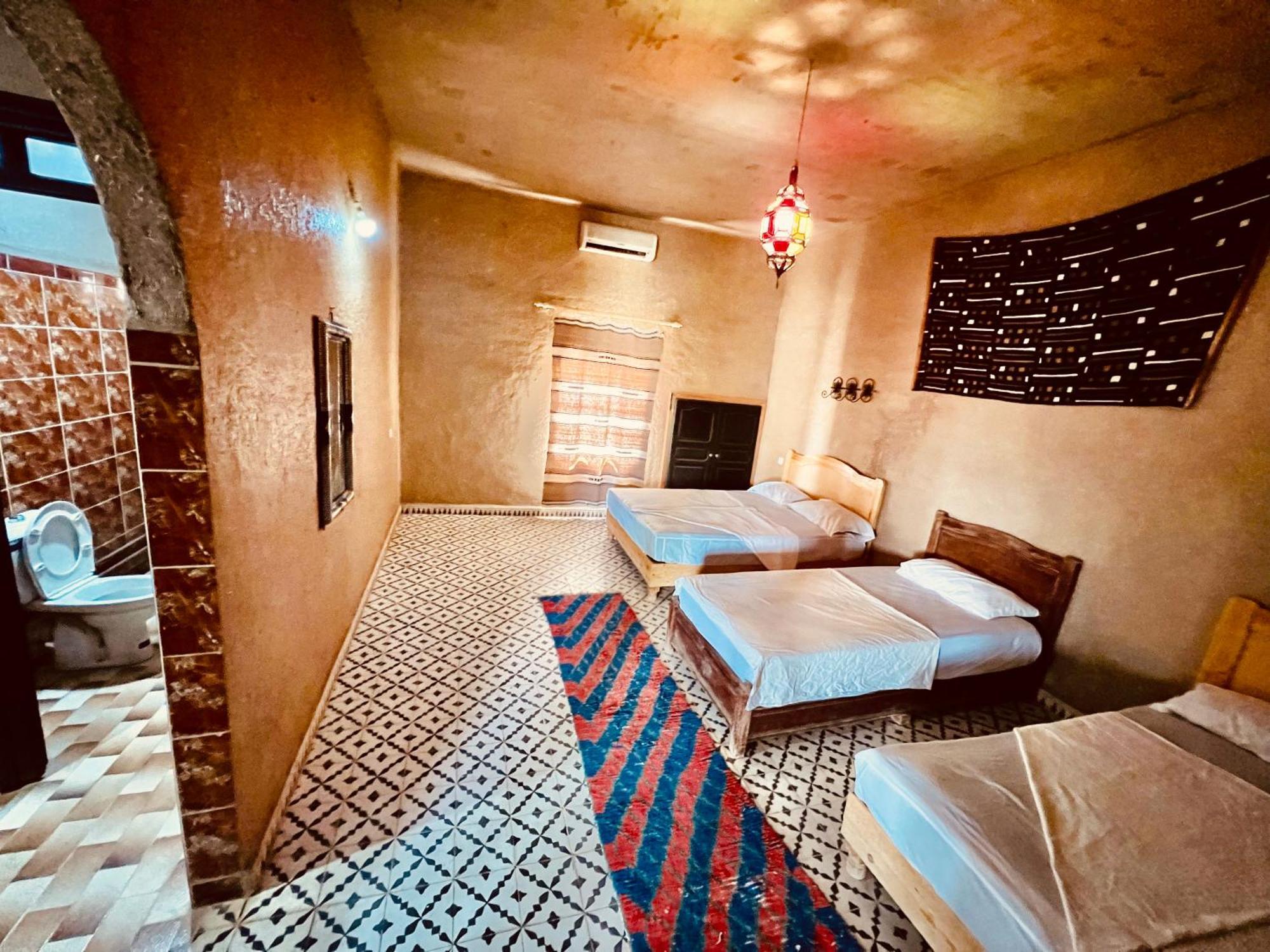 Hotel Camping Les Roses Des Dunes & Piscine Merzouga Exterior foto